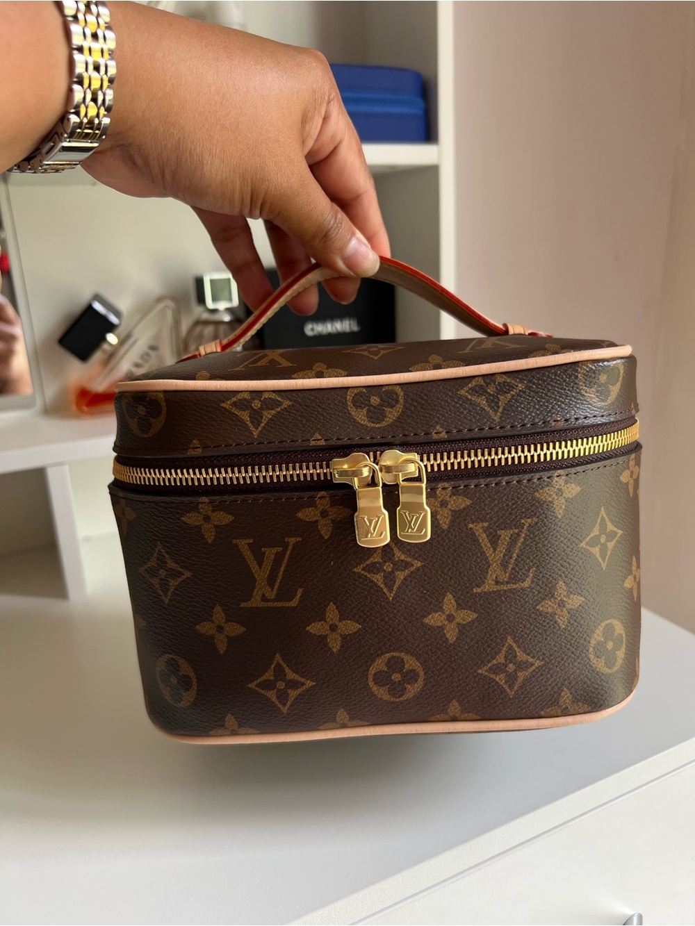 Lv vanity bag - Picture 4 of 15